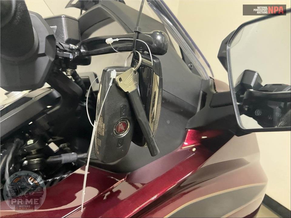 2025 Honda GOLD WING TOUR 50TH ANNIVERSARY — фото 12