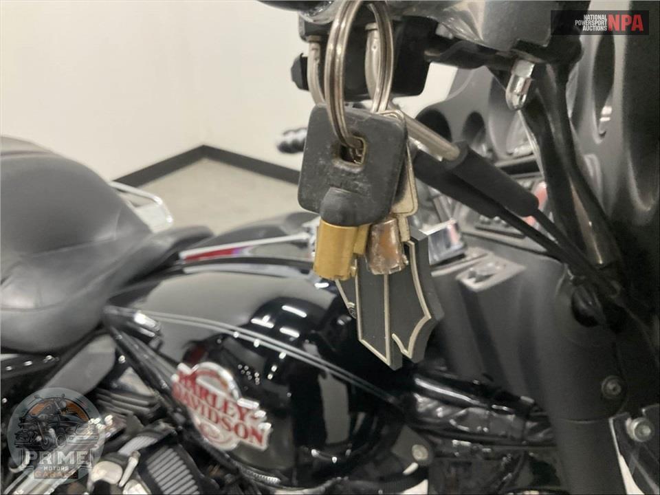2005 Harley-Davidson FLHTCUI ULTRA CLASSIC ELECTRA GLIDE — фото 12