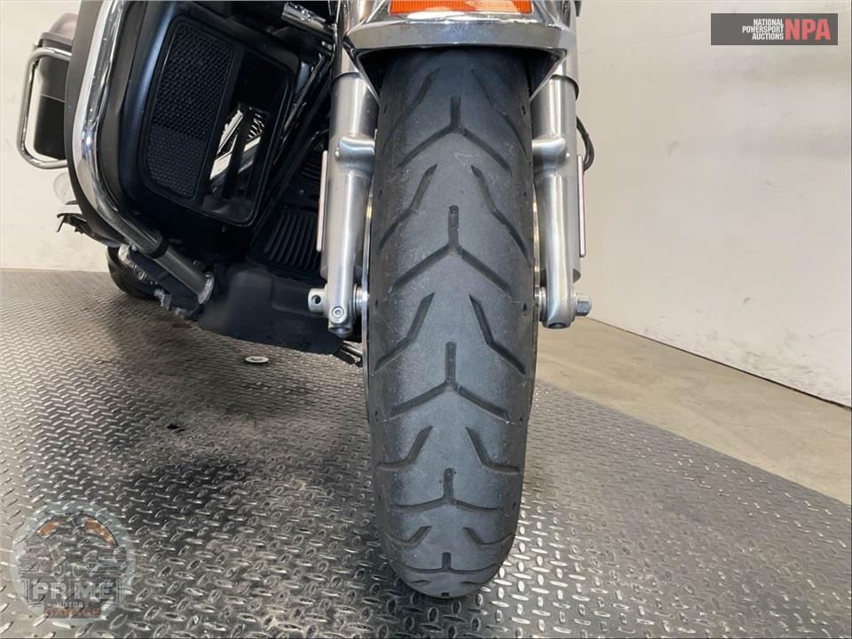 2017 Harley-Davidson FLHTKL ULTRA LIMITED LOW — фото 24