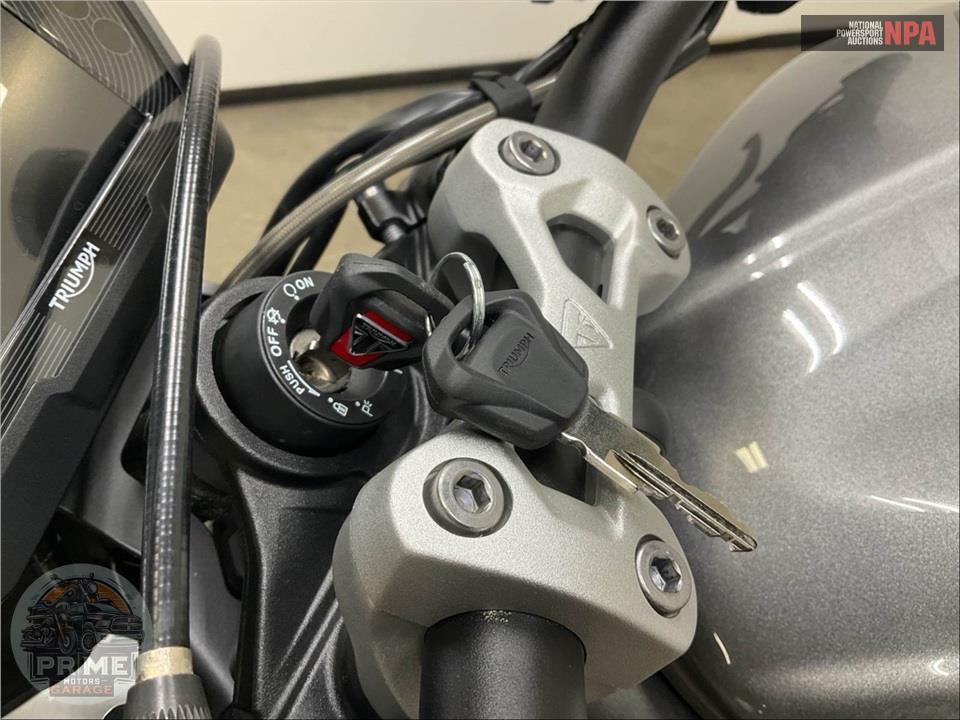 2022 Triumph STREET TRIPLE 765 RS (SILVER) — фото 11