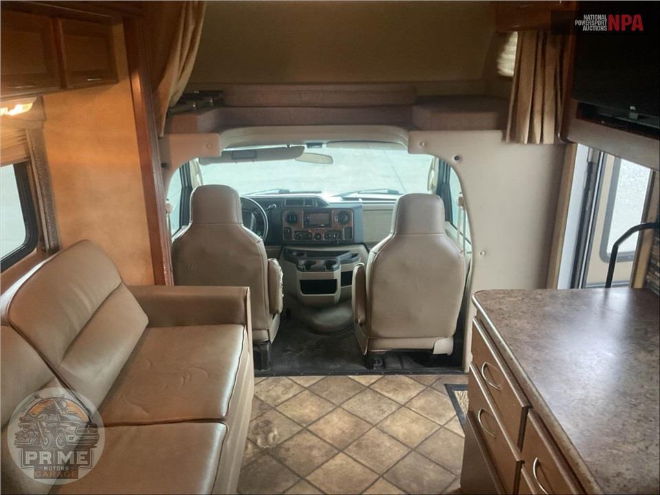 2013 Thor Motor Coach M-31L E450-V10 - CHATEAU SERIES — фото 14
