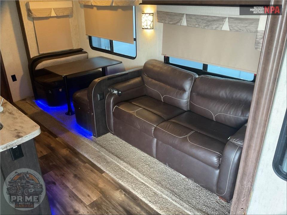 2018 Sierra By Forest River M-384QBOK - FIFTH WHEEL SERIES — фото 13