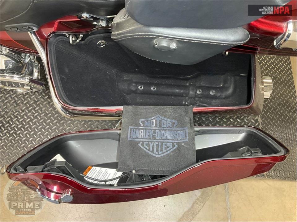 2015 Harley-Davidson FLTRUSE CVO ROAD GLIDE ULTRA — фото 19