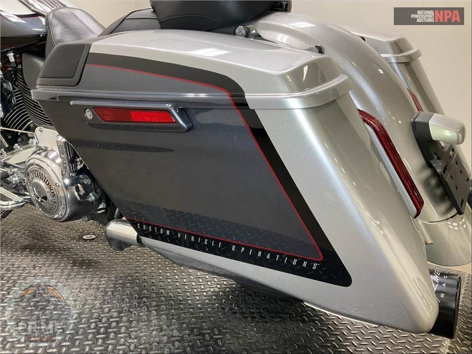 2019 Harley-Davidson FLTRXSE CVO ROAD GLIDE — фото 20