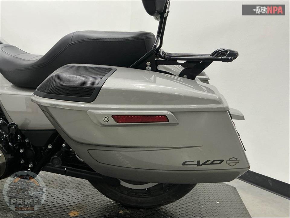2023 Harley-Davidson FLTRXSE CVO ROAD GLIDE — фото 17