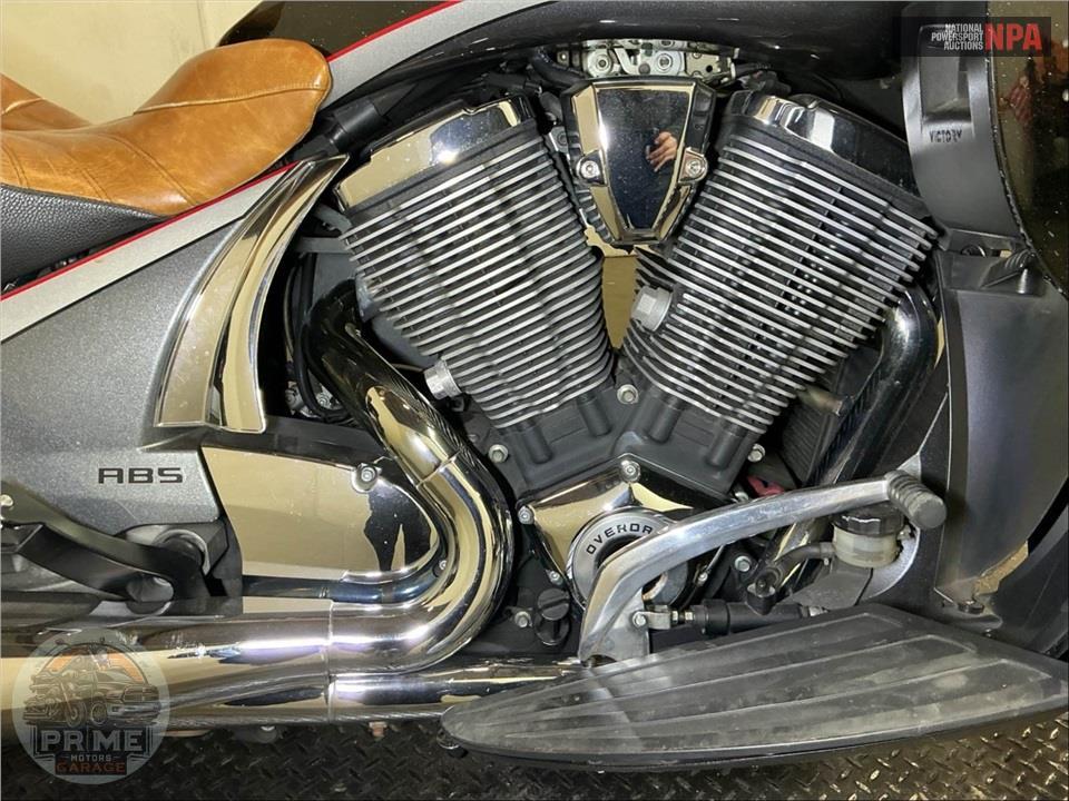 2015 Victory Motorcycles MAGNUM — фото 7