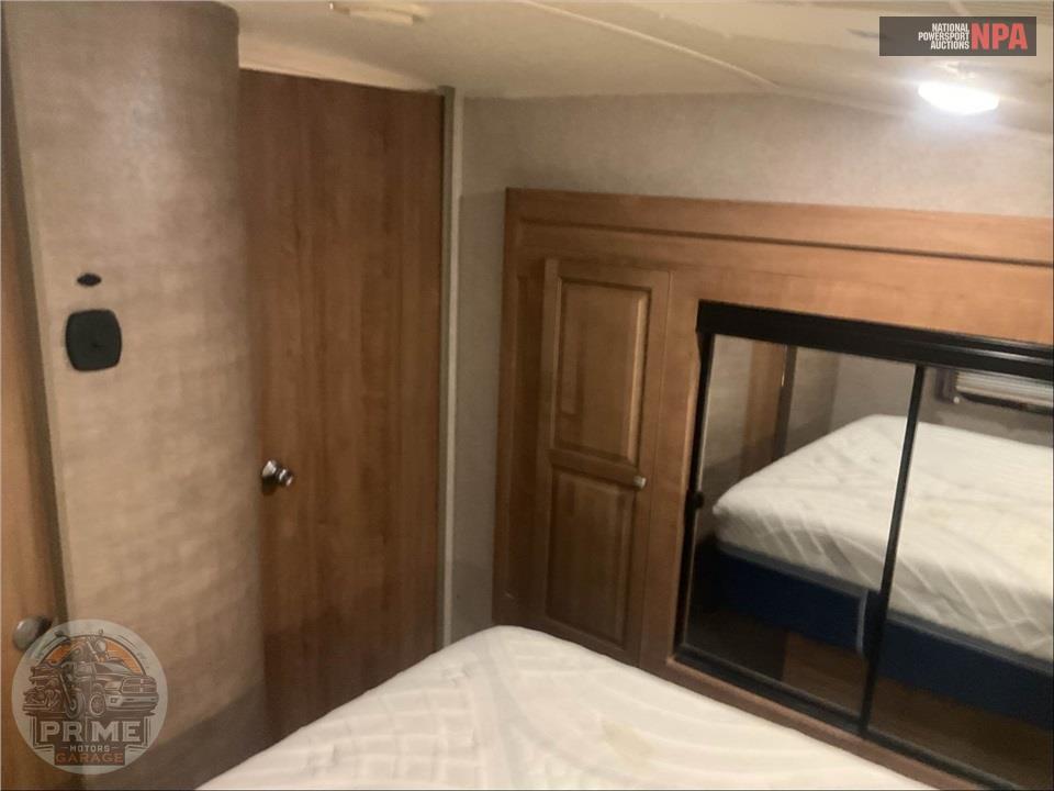 2017 Rockwood By Forest River M-8288WSA - SIGNATURE ULTRA LITE FIFTH WHEEL SERIES — фото 12