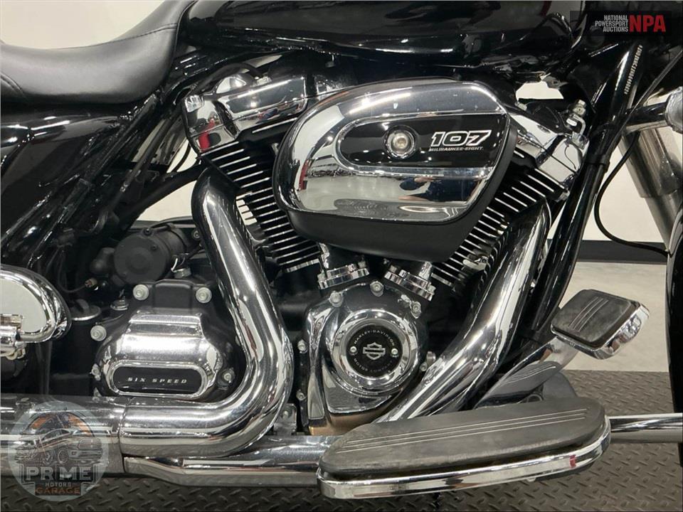 2017 Harley-Davidson FLTRX ROAD GLIDE — фото 6