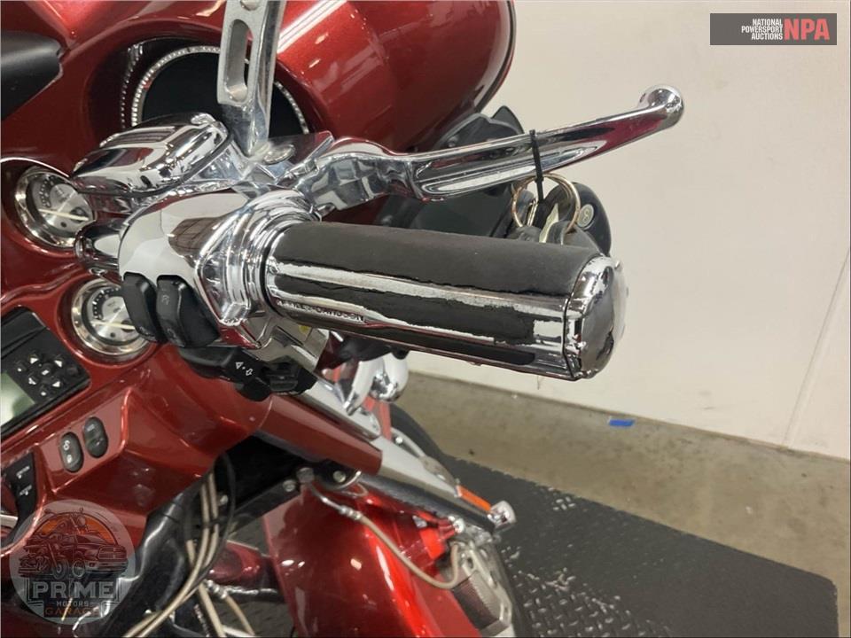 2010 Harley-Davidson FLHTCUSE5 — фото 30