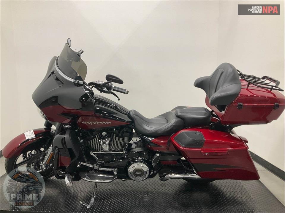 2017 Harley-Davidson FLHXSE CVO STREET GLIDE — фото 3