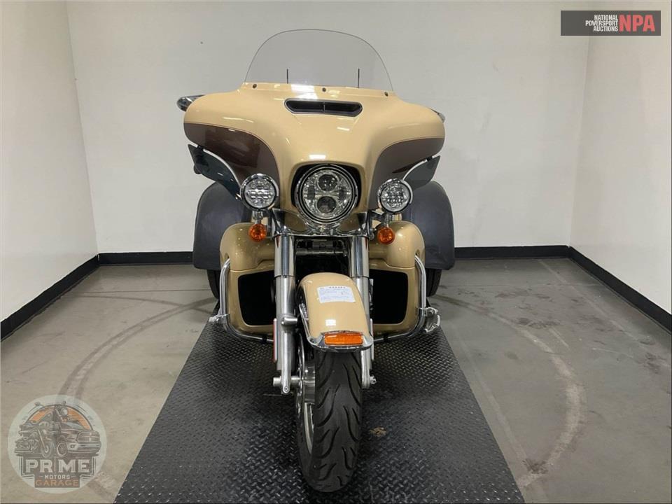 2014 Harley-Davidson FLHTCUTG TRIGLIDE ULTRA CLASSIC — фото 2