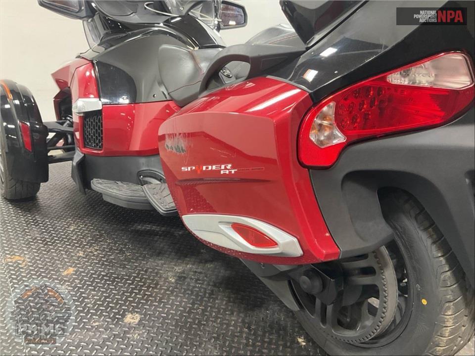 2015 Can-Am SPYDER RT SE6 SPECIAL SERIES — фото 18