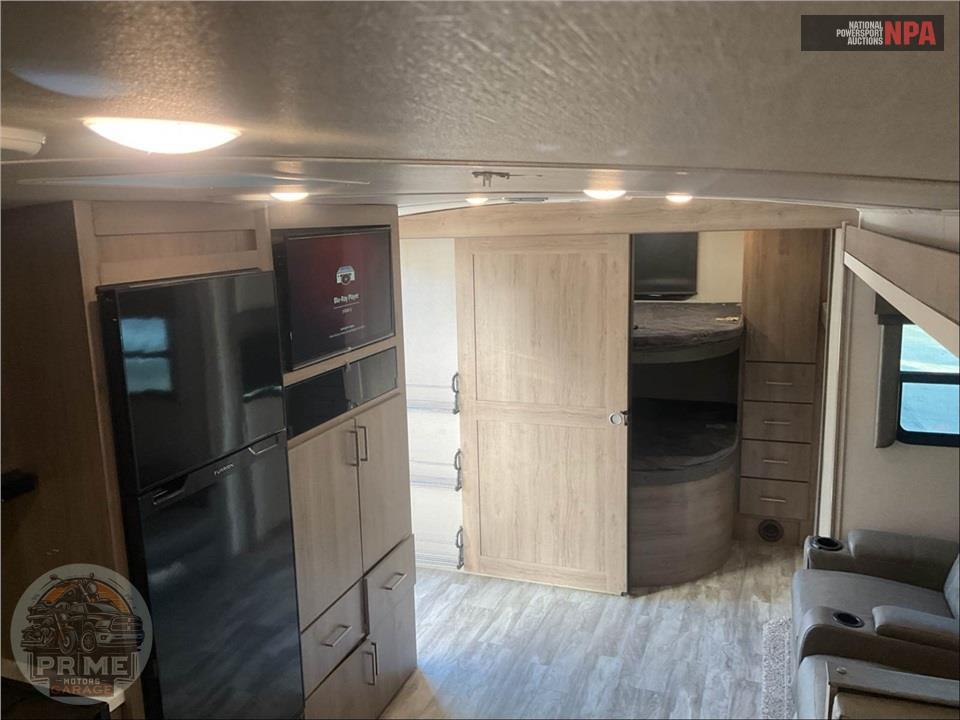 2022 Grand Design Recreational Vehicles M-2910BH - IMAGINE SERIES — фото 6