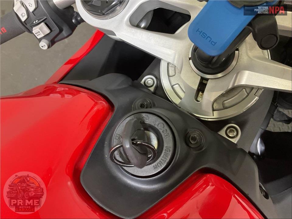 2024 Ducati PANIGALE V2 — фото 11
