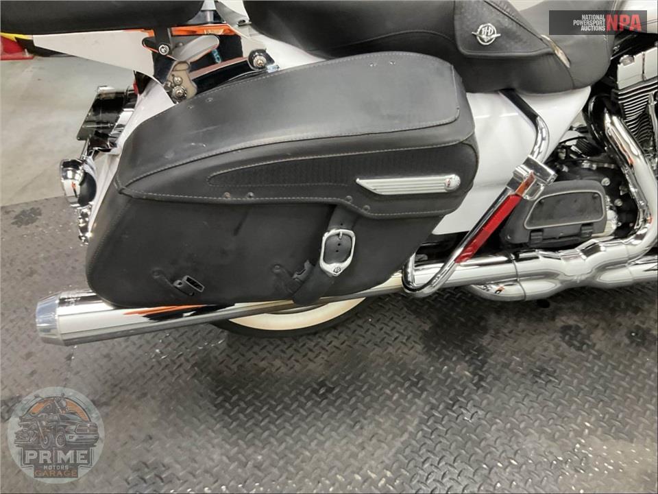 2012 Harley-Davidson FLHRC ROAD KING CLSC — фото 21