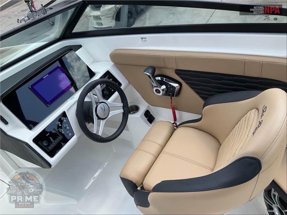 2025 Sea Ray Boats SPX 230 SPX SERIES L=24/E=1 300HP MERC SD — фото 14