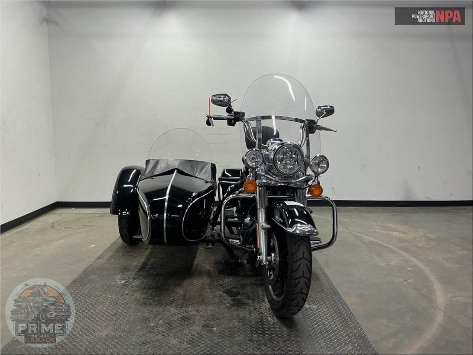 2017 Harley-Davidson FLHR ROAD KING — фото 2