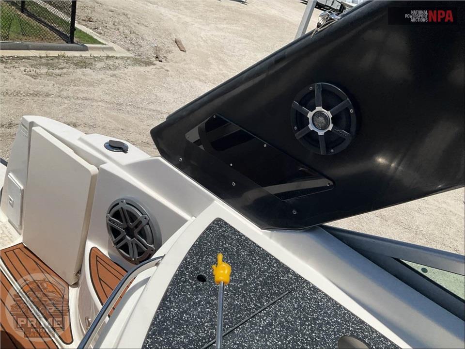 2014 Monterey Boat 260 SPORT YACHT L=28/E=1 300 HP MERC IB — фото 9
