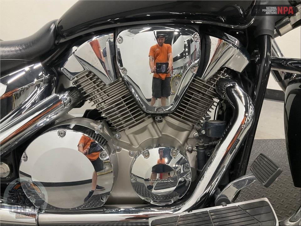 2009 Honda VTX1300R9 — фото 6