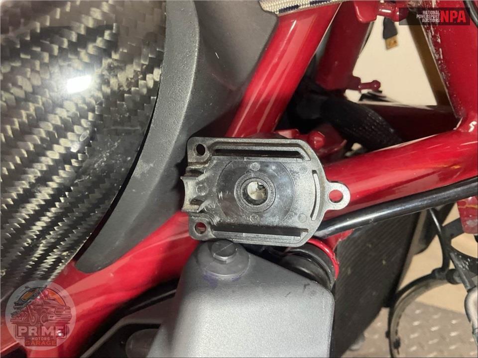 2022 Indian Motorcycle FTR R CARBON — фото 12