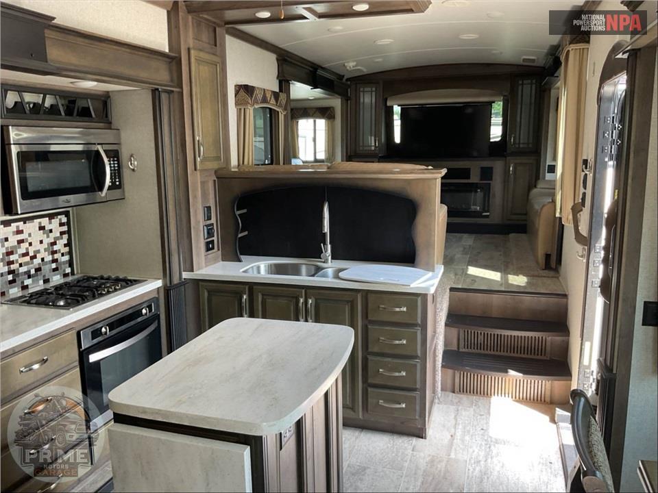 2018 Keystone Rv M-3731 FL MONTANA FIFTH WHEEL SERIES — фото 6