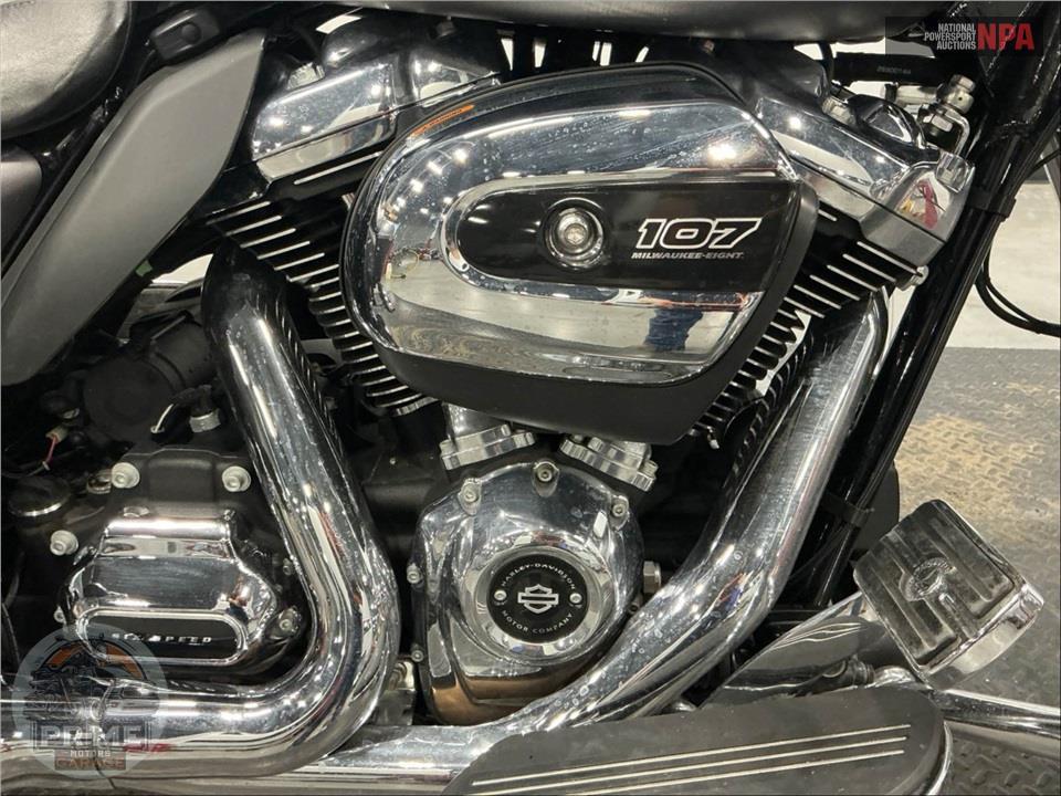 2017 Harley-Davidson FLHXS STREET GLIDE SPECIAL — фото 6