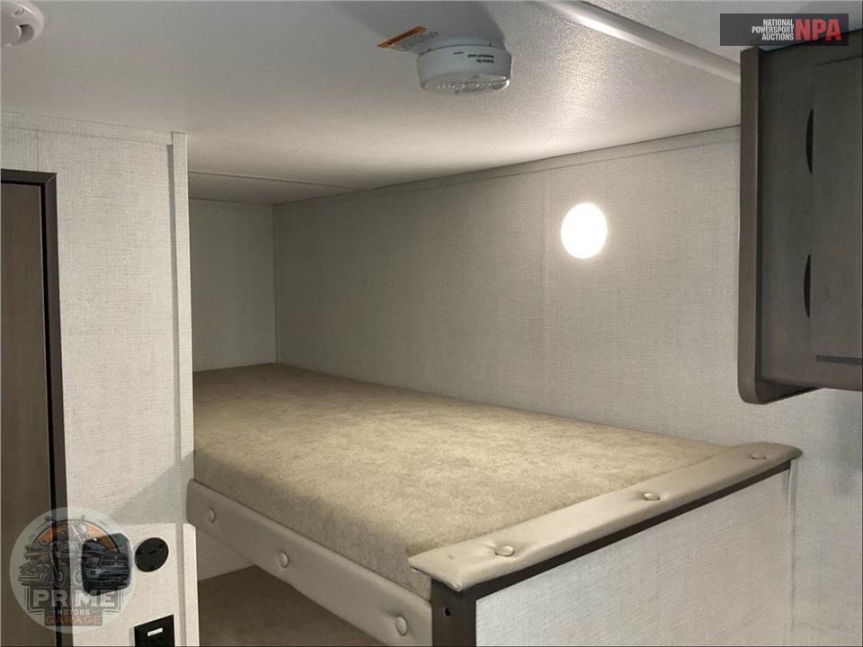 2025 Grand Design Recreational Vehicles M-151BH - TRANSCEND ONE SERIES — фото 12