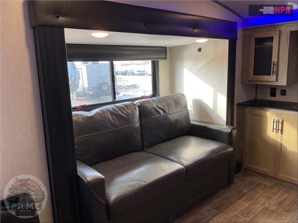 2022 Cherokee By Forest River M-3990SUITE ARCTIC WOLF FIFTH WHEEL SERIES — фото 24
