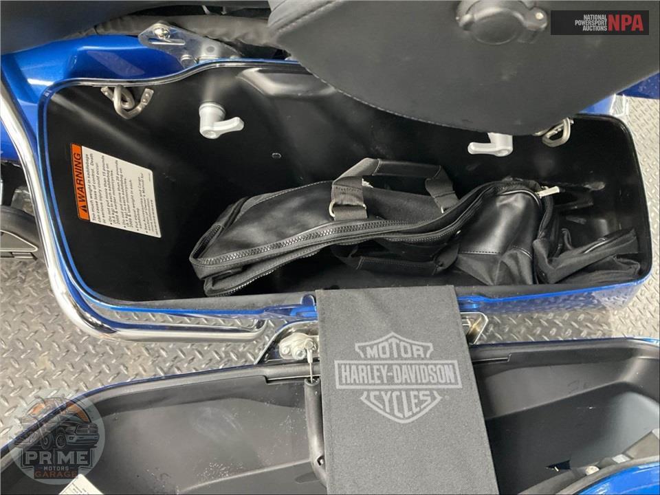 2017 Harley-Davidson FLHTK ULTRA LIMITED — фото 17