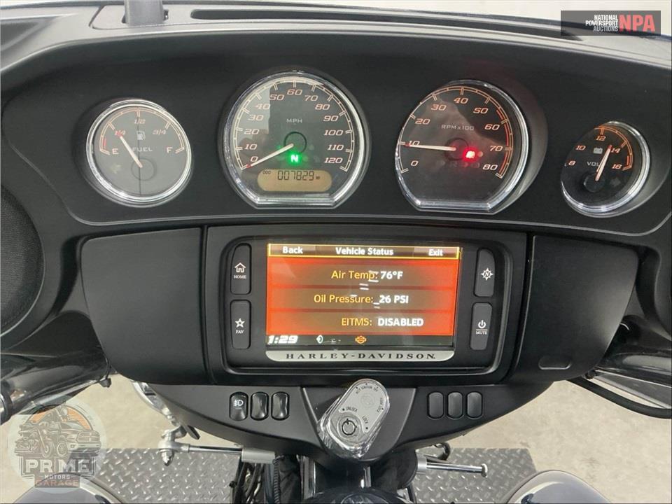 2016 Harley-Davidson FLHTCUTG TRIGLIDE ULTRA CLASSIC — фото 5