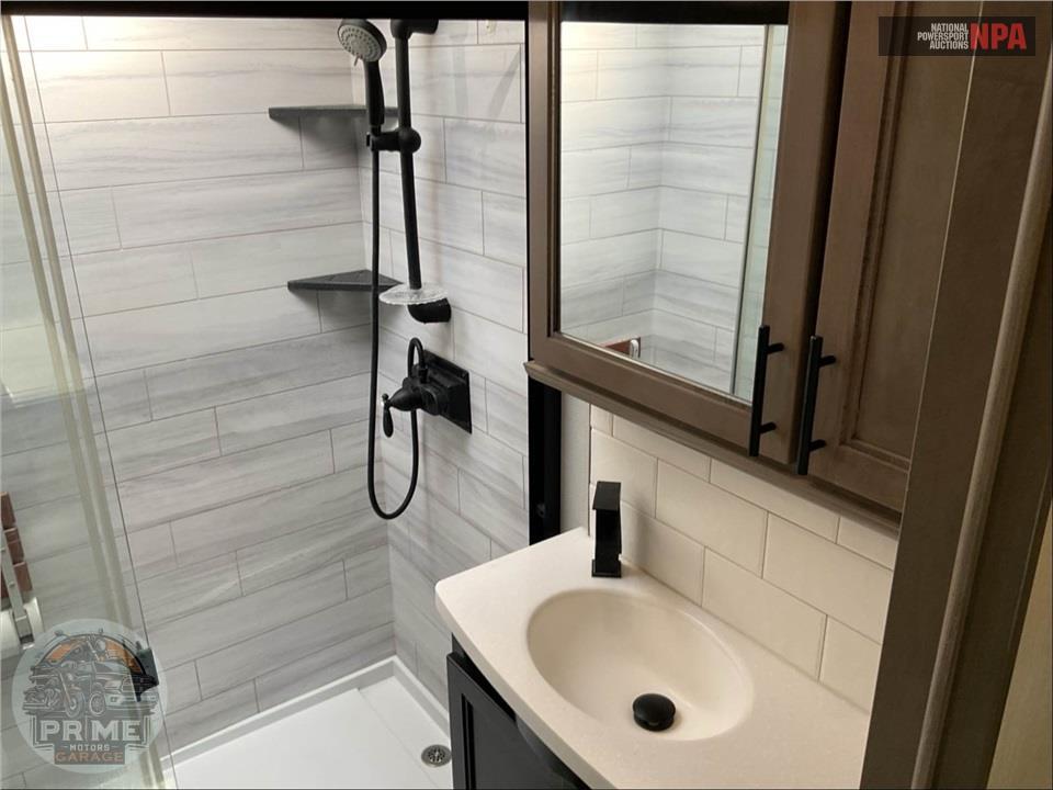2021 Riverstone M-3670RL - RESERVE FIFTH WHEEL SERIES — фото 19