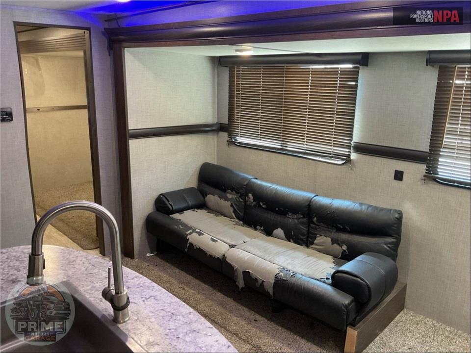 2020 Crossroads Rv M-331 BH - ZINGER SERIES — фото 6