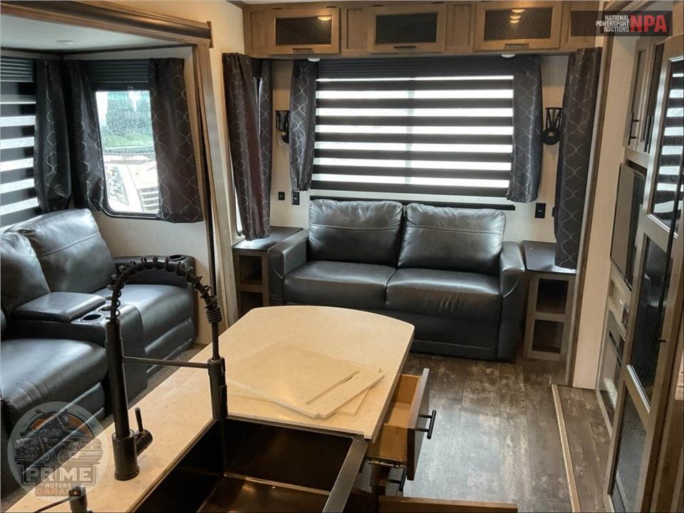 2021 Sabre By Forest River M-36BHQ - FIFTH WHEEL SERIES — фото 4