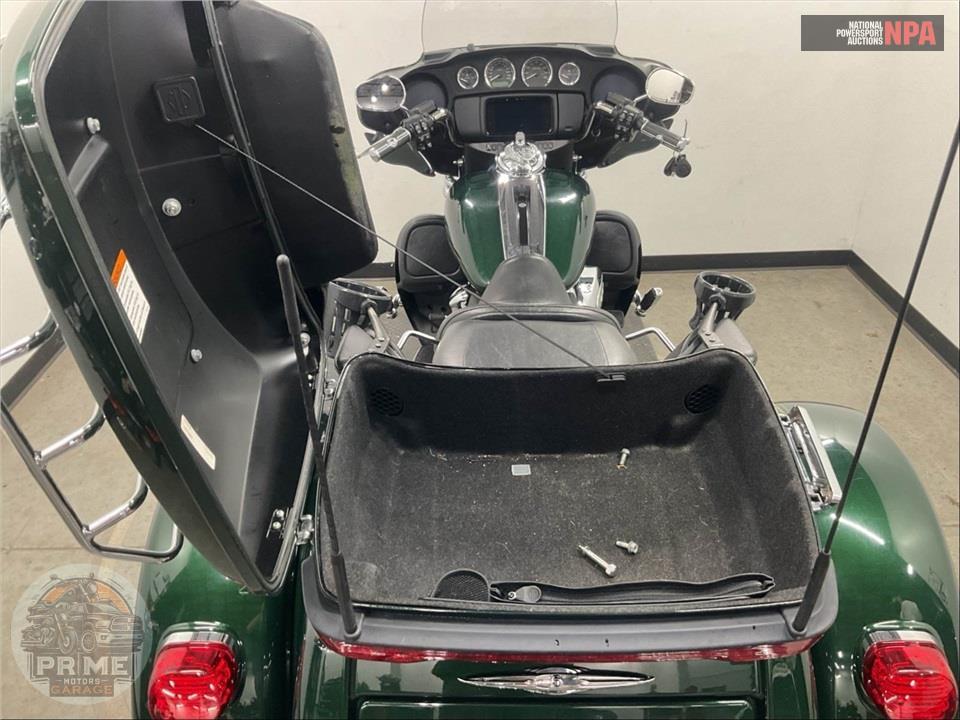 2019 Harley-Davidson FLHTCUTG TRI GLIDE ULTRA — фото 20