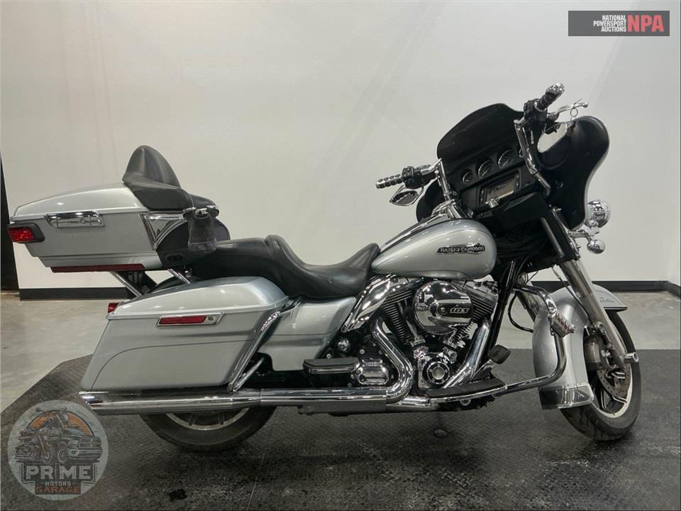 2015 Harley-Davidson FLHTCU ULTRA CLASSIC ELECTRA GLIDE — фото 1