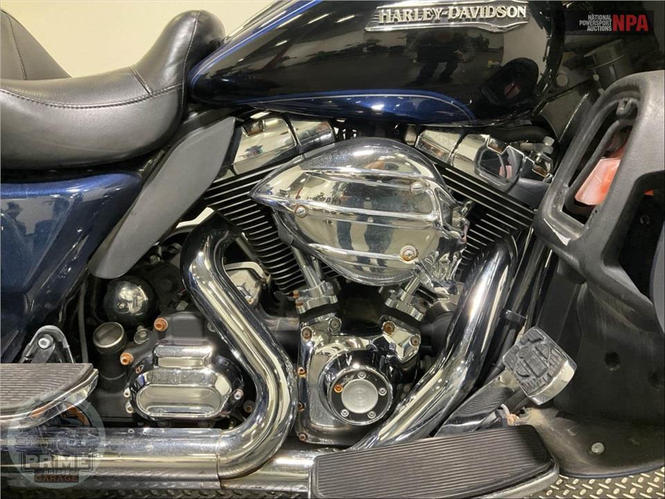 2014 Harley-Davidson FLHTCUTG TRIGLIDE ULTRA CLASSIC — фото 6