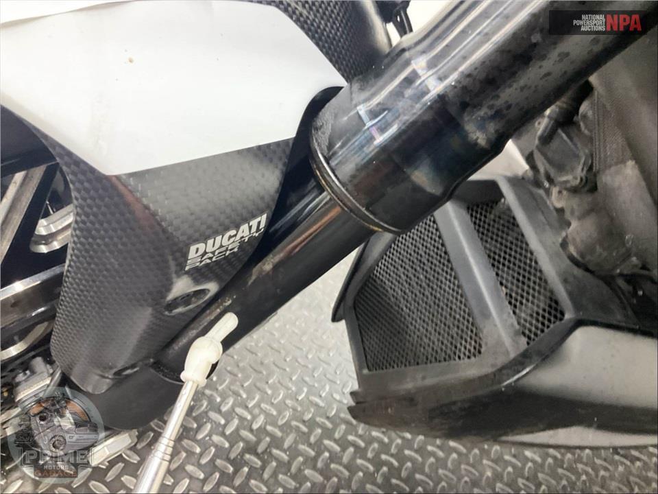 2015 Ducati DIAVEL CARBON WHITE — фото 23