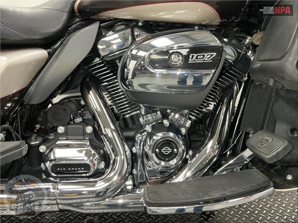2018 Harley-Davidson FLTRU ROAD GLIDE ULTRA — фото 6