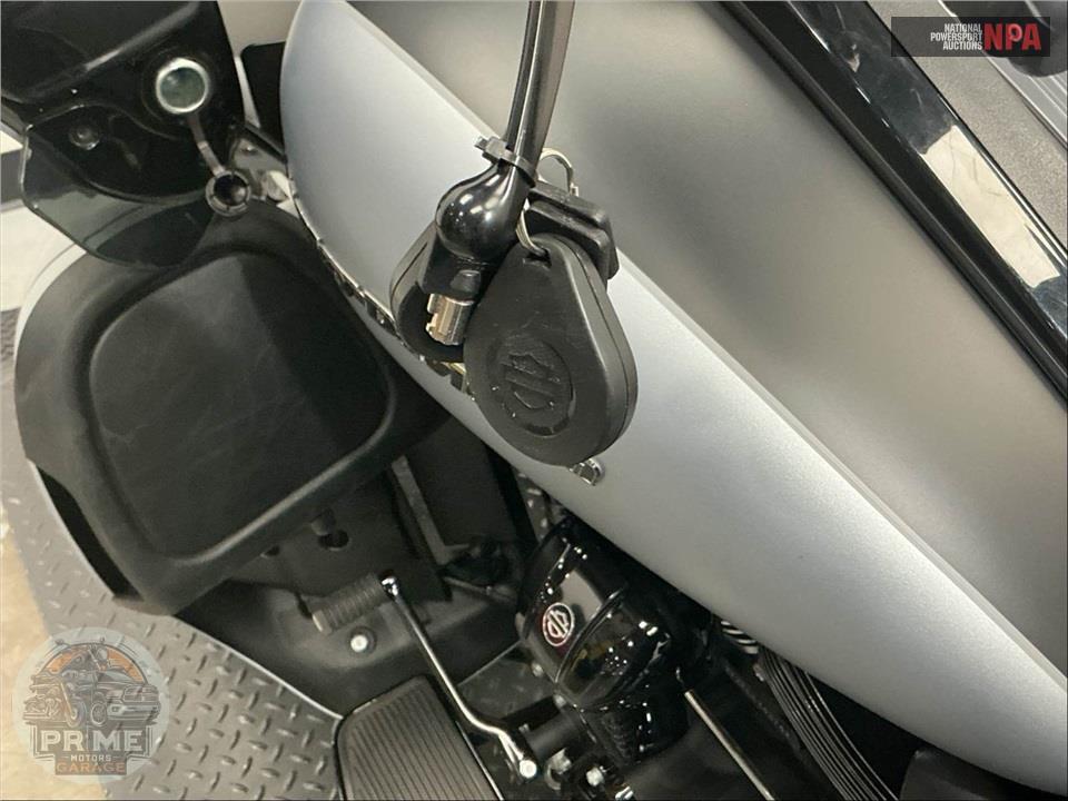 2020 Harley-Davidson FLTRK ROAD GLIDE LIMITED — фото 11
