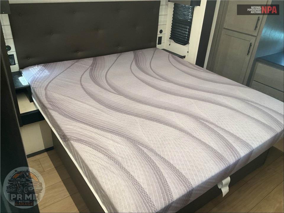 2026 Cherokee By Forest River M-3650SUITE Arctic Wolf Fifth Wheel Series — фото 10
