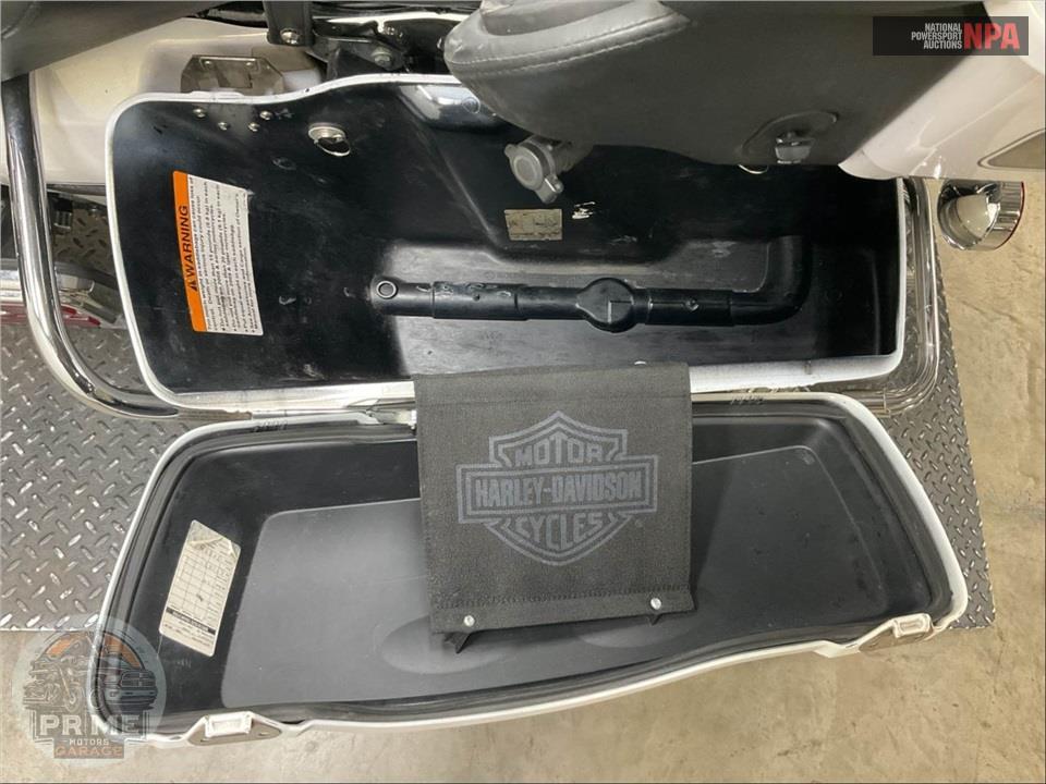 2009 Harley-Davidson FLHTCU ULTRA CLASSIC ELECTRA GLIDE — фото 22