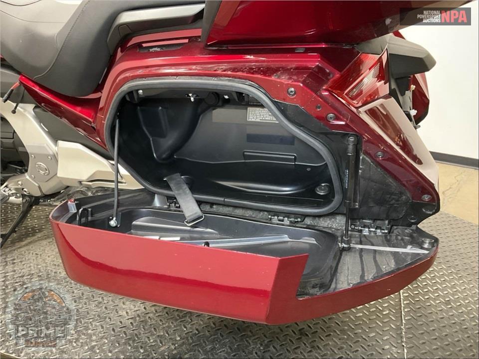 2018 Honda GL1800D GOLDWING TOUR DCT (RED) — фото 20