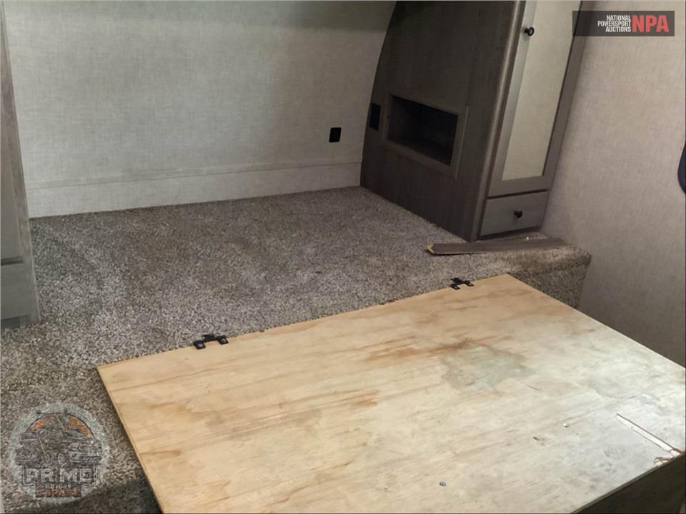 2020 Keystone Rv M-335 CG - OUTBACK TOY HAULER SERIES — фото 11