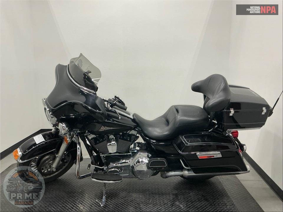 2011 Harley-Davidson FLHTC ELECTRA GLIDE CLSC — фото 3