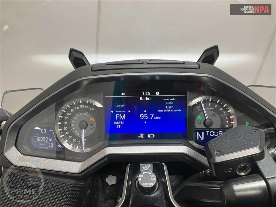 2018 Honda GL1800D GOLDWING TOUR DCT (BLUE) — фото 5