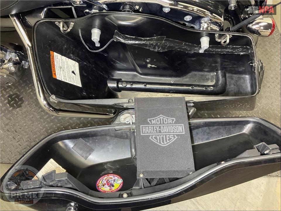 2017 Harley-Davidson FLHXS STREET GLIDE SPECIAL — фото 29