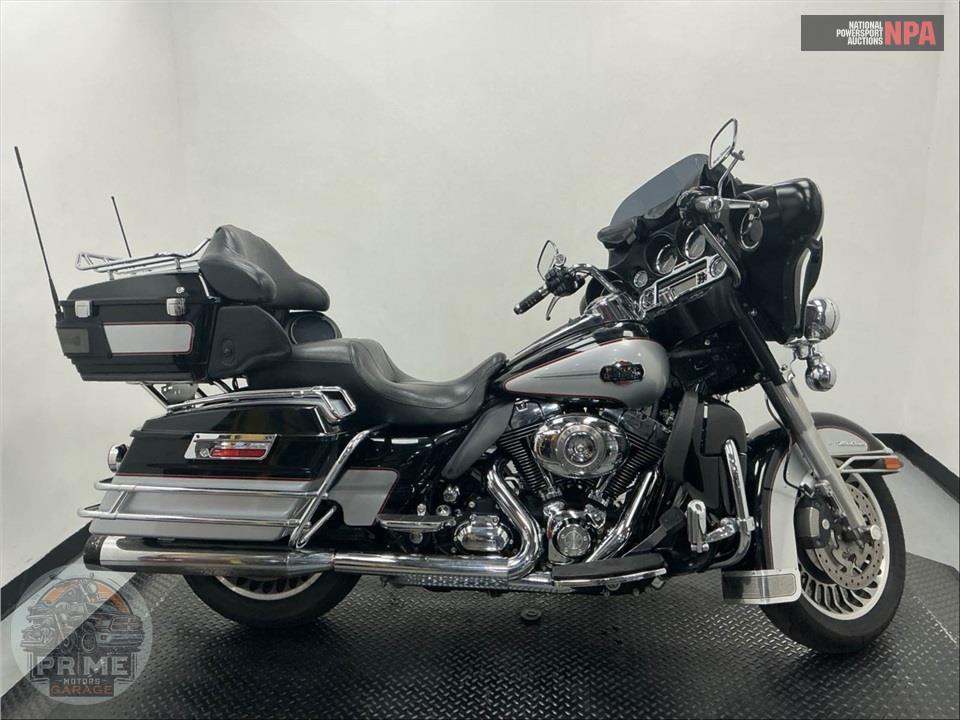 2010 Harley-Davidson FLHTCU ULTRA CLASSIC ELECTRA GLIDE — фото 1