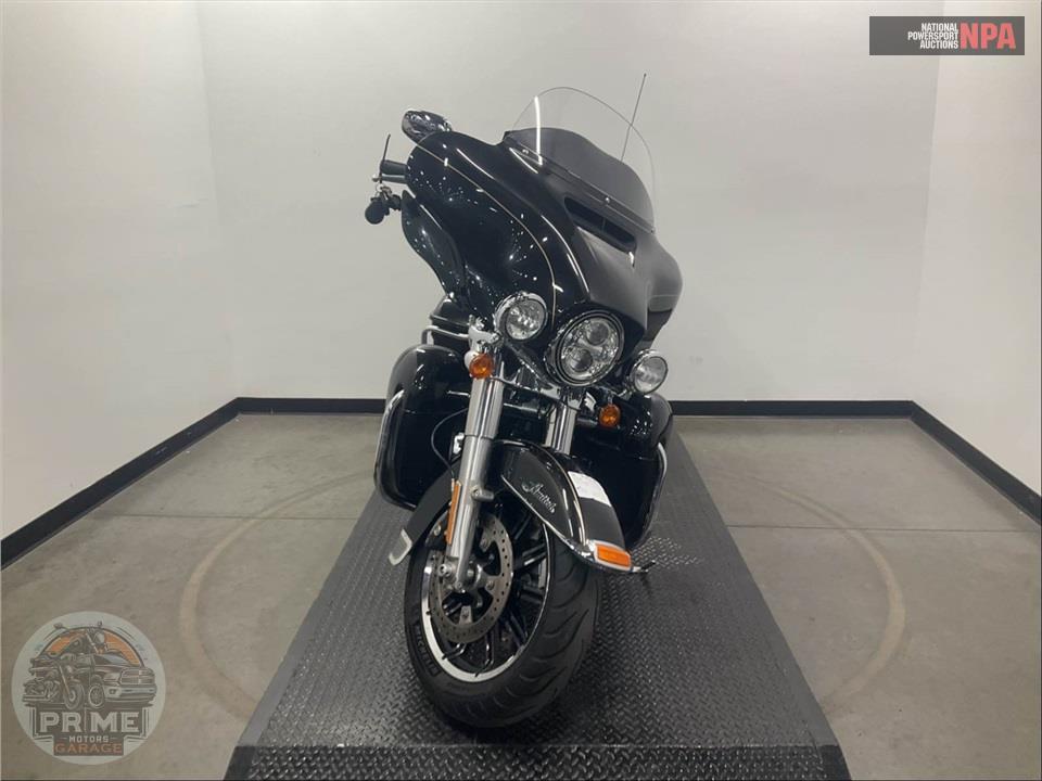 2017 Harley-Davidson FLHTK ULTRA LIMITED — фото 2