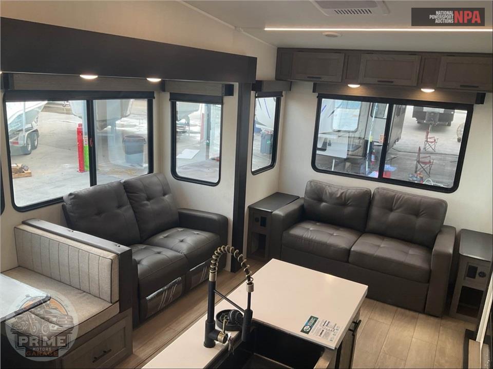 2026 Cherokee By Forest River M-3650SUITE Arctic Wolf Fifth Wheel Series — фото 7