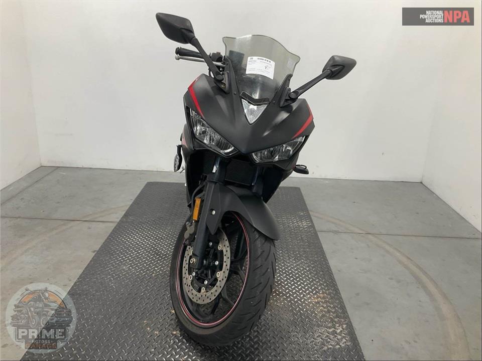 2017 Yamaha YZF-R3 — фото 2